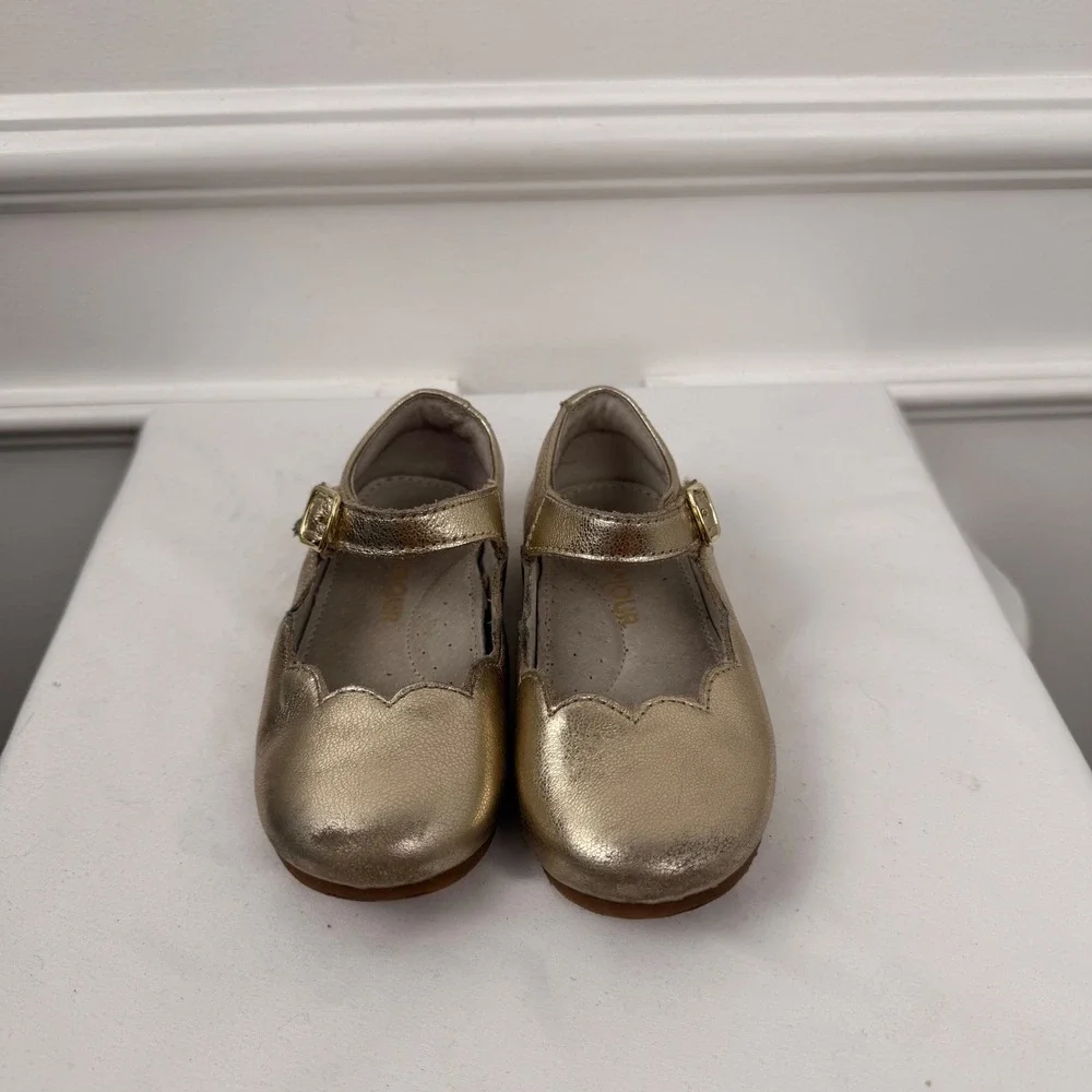 L'Amour Girls Metallic Gold Leather Scalloped Mary Jane Dress Shoes Size 8